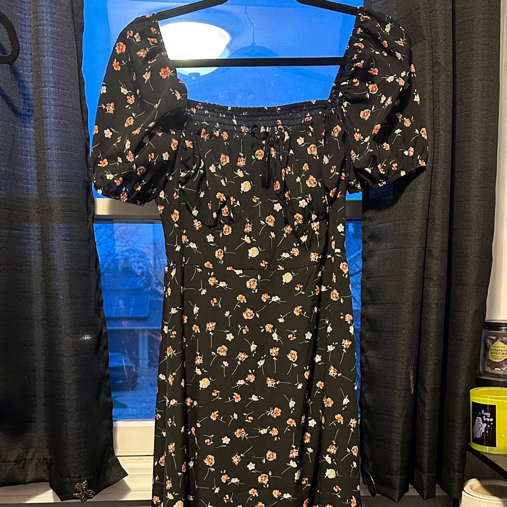 SHEIN Black Floral Puff-Sleeve Midi Dress with Orange and Cream Blooms
